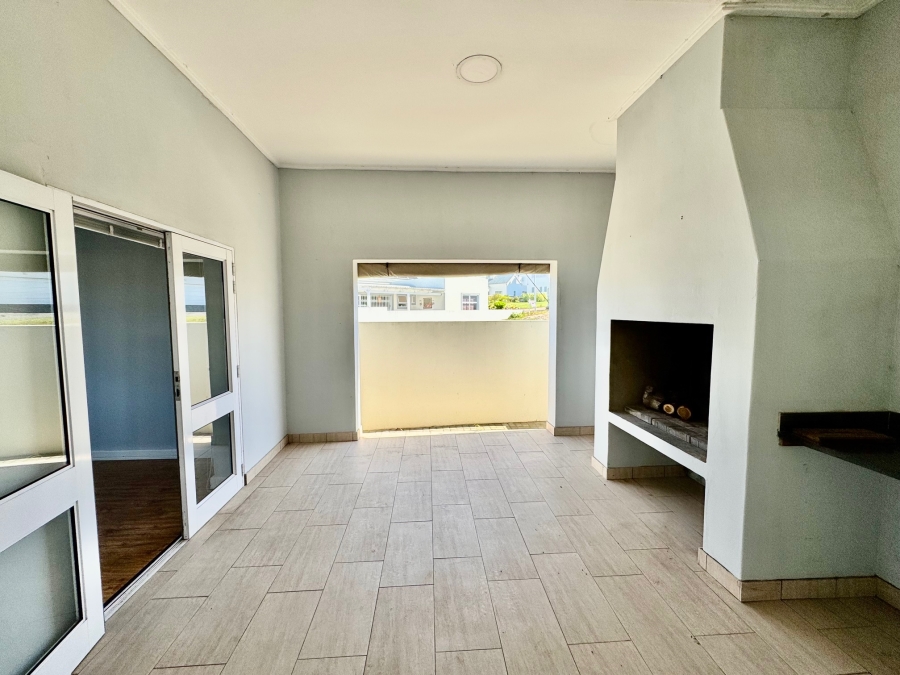 To Let 3 Bedroom Property for Rent in Stilbaai Wes Western Cape